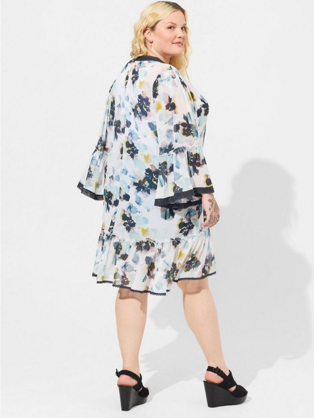 Torrid Textured Chiffon Midi Ruffle Floral Cloud Dancer Kimono in Light Blue - Picture 2 of 9